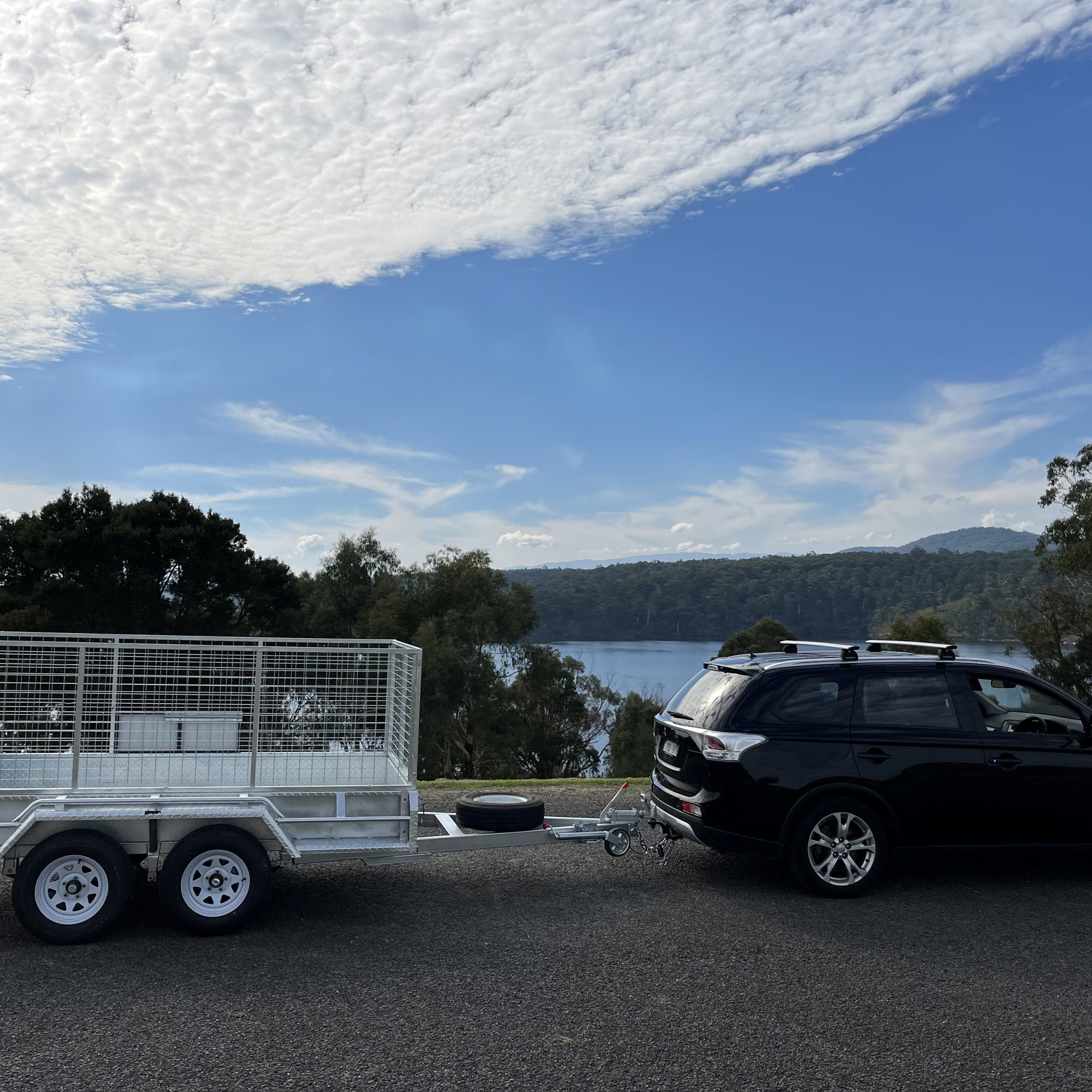 5 Essential Tips for Safe Trailer Towing